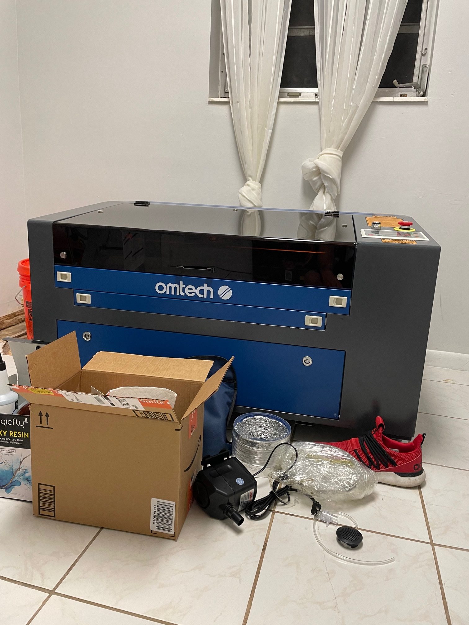 Unboxed omtech laser engraver - featured image.